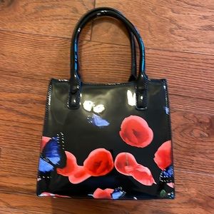 Patten leather floral purse